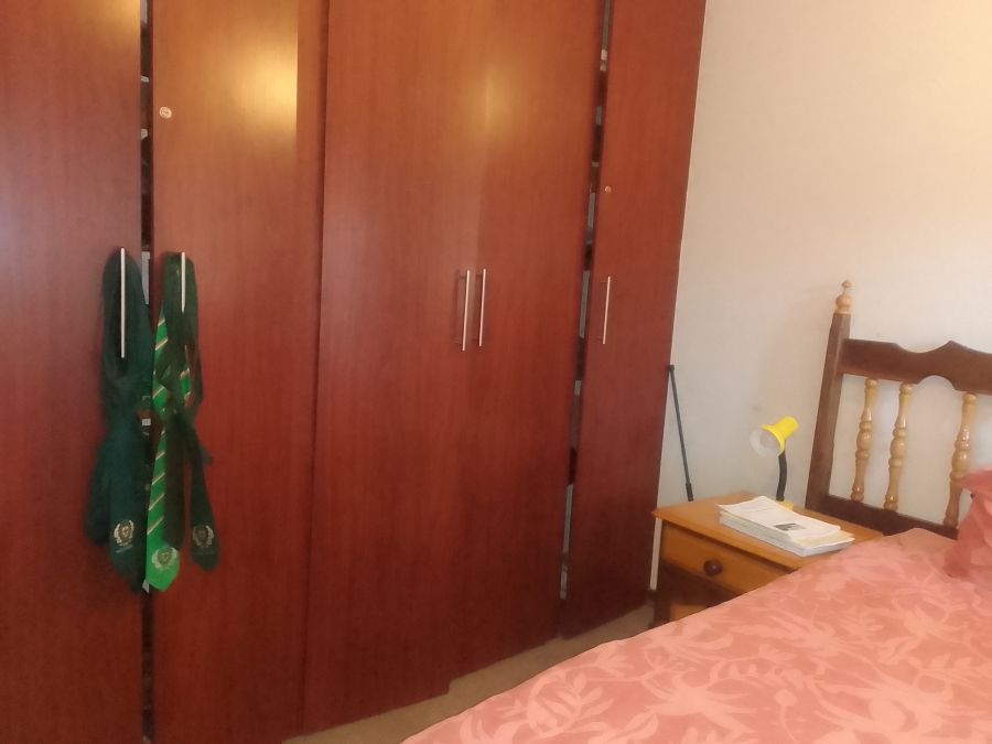 To Let 4 Bedroom Property for Rent in Geelhoutpark North West